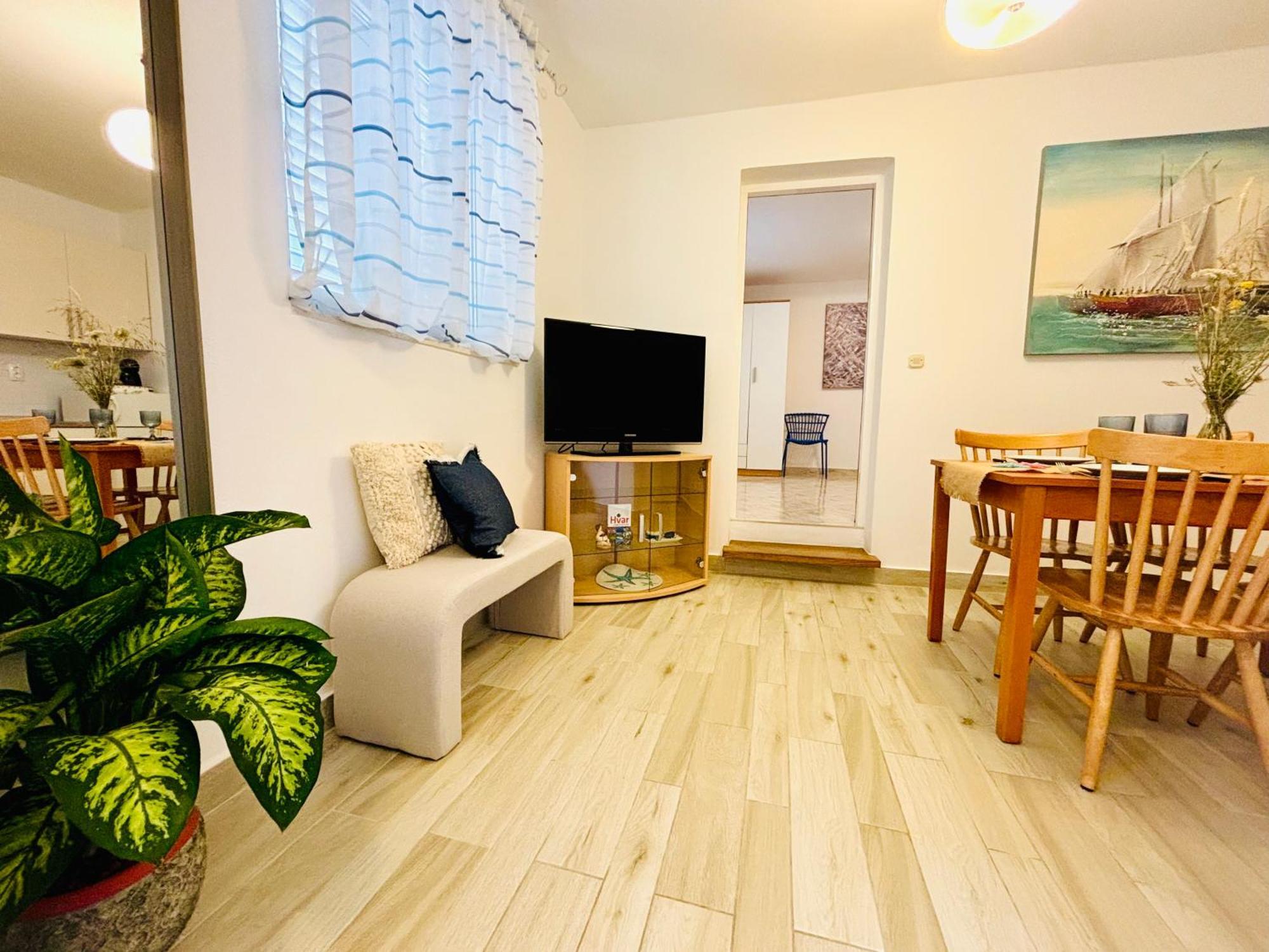 Apartment Sunny Elza 2 Hvar Town Exterior photo